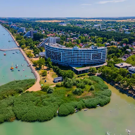 Апартаменты Myflat Club 218 Aquavista Wellness Шиофок