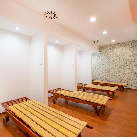Myflat Club 218 Aquavista Wellness * Шиофок