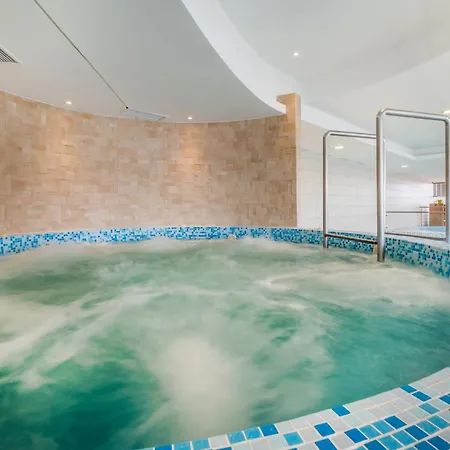 Myflat Club 218 Aquavista Wellness * Шиофок